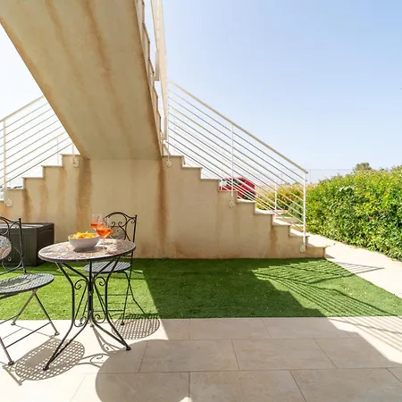 Guesthost - Borgo 84 - Dimora Del Borgo